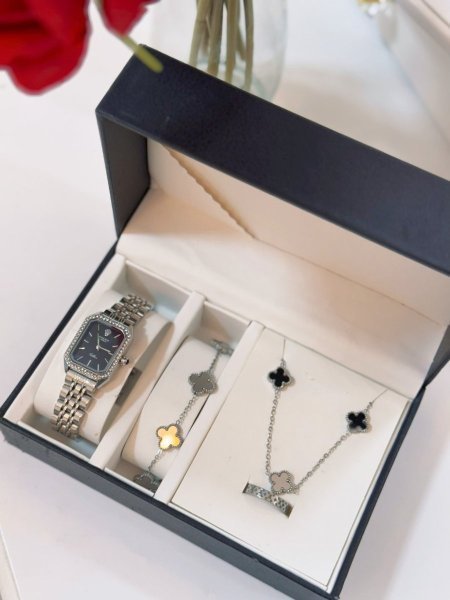 طقم نسائي (ساعة رولكس ستاتي + اسوارة لون ثابت + سنسال لون ثابت)