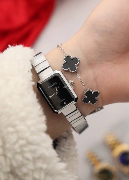 طقم ستاتي (ساعة شانيل ستاتي + اسوارة )