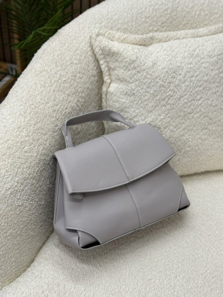 شنطة بوليني (شنطة + بوكس أصلي)