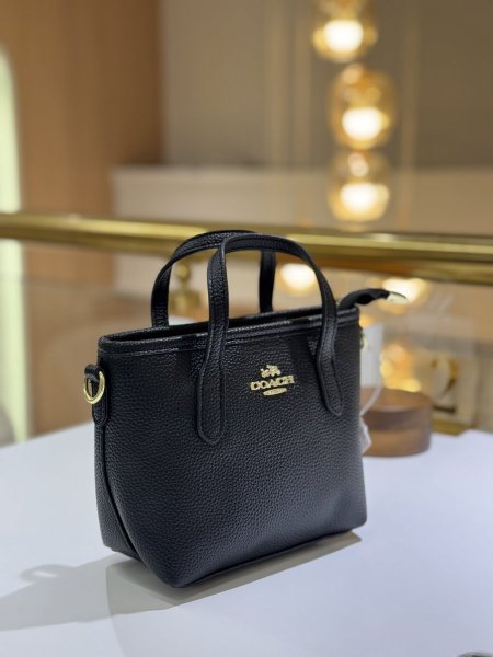 شنطة كوتش (شنطة + بوكس أصلي)