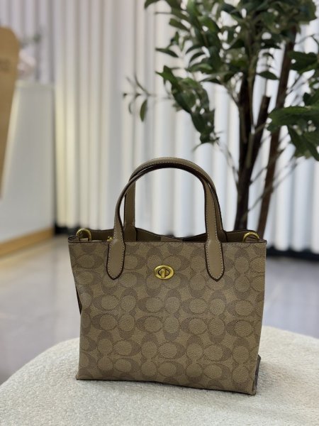 شنطة كوتش (شنطة + بوكس أصلي)