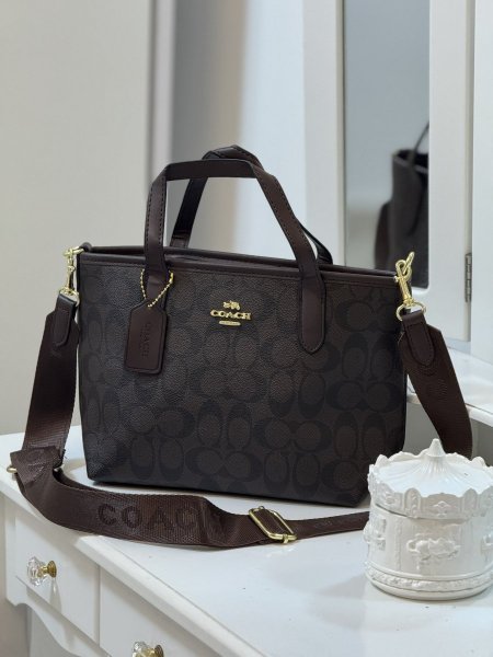 شنطة كوتش (شنطة + بوكس أصلي)