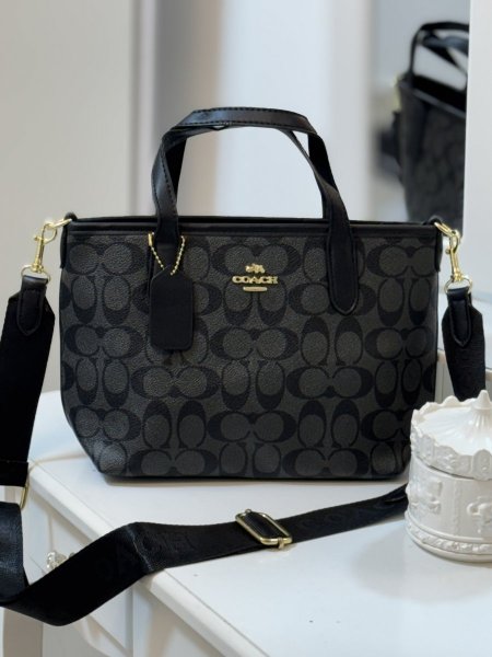 شنطة كوتش (شنطة + بوكس أصلي)