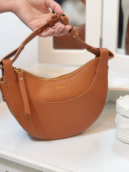 شنطة بوليني (شنطة + بوكس أصلي)