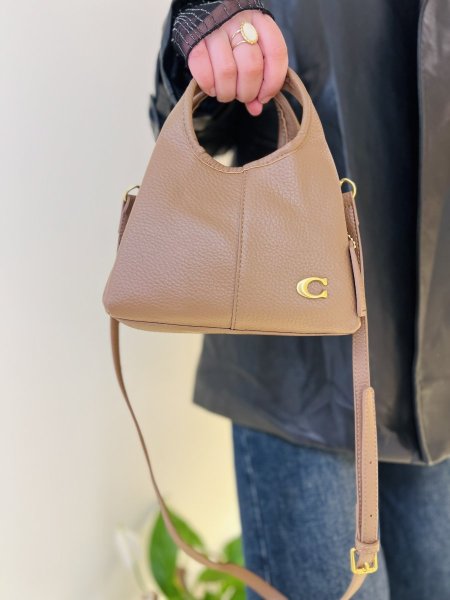 شنطة كوتش (شنطة + بوكس أصلي)