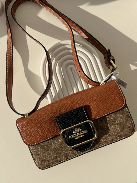 شنطة كوتش (شنطة + بوكس أصلي)