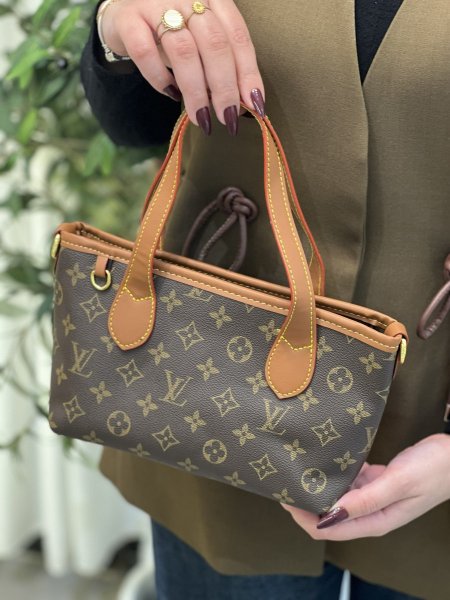 شنطة لويس فيتون (شنطة + بوكس أصلي)