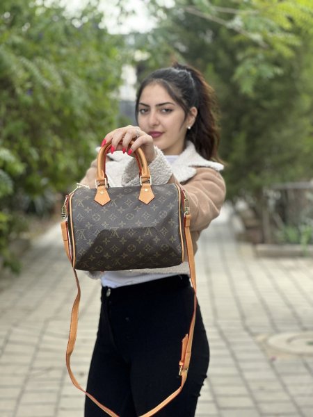 شنطة لويس فيتون (شنطة + بوكس أصلي)