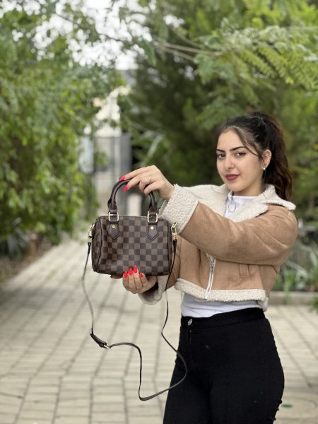 شنطة لويس فيتون (شنطة + بوكس أصلي)