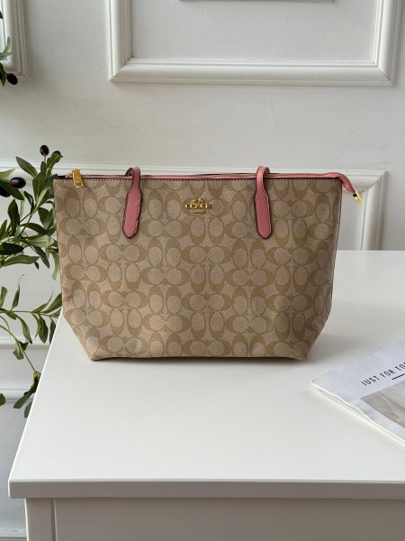 شنطة كوتش (شنطة + بوكس أصلي)