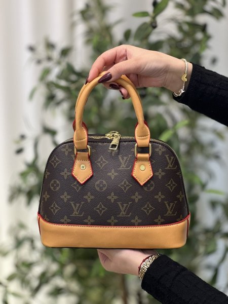 شنطة لويس فيتون (شنطة + بوكس أصلي)