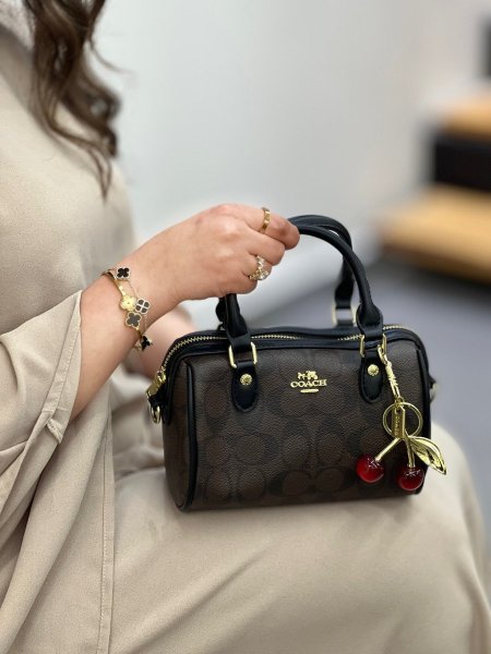 شنطة كوتش (شنطة + بوكس أصلي)