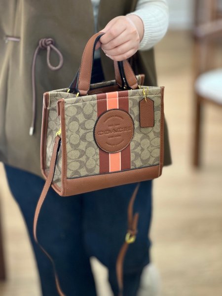 شنطة كوتش (شنطة + بوكس أصلي)