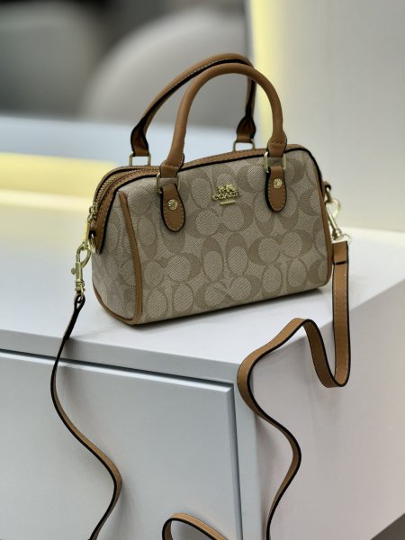 شنطة كوتش (شنطة + بوكس أصلي)