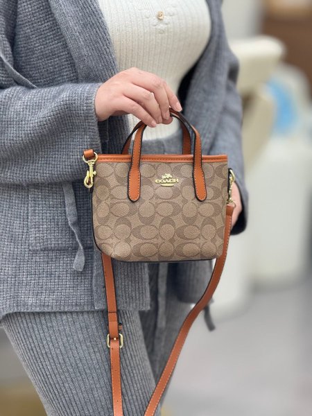 شنطة كوتش (شنطة + بوكس أصلي)