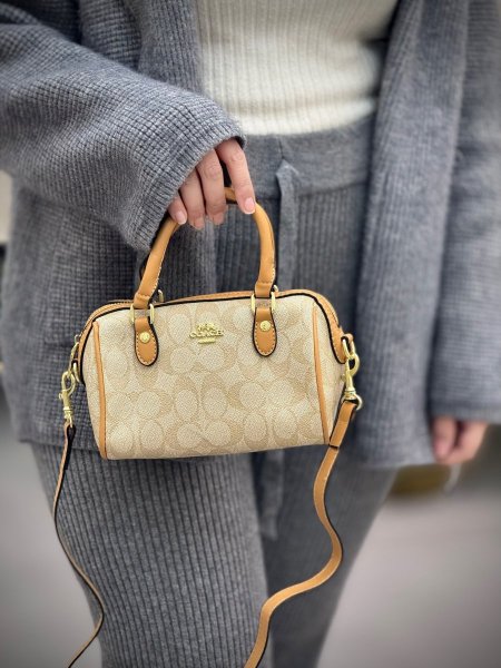 شنطة كوتش (شنطة + بوكس أصلي)