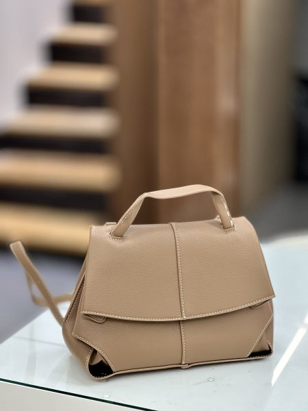 شنطة بوليني (شنطة + بوكس أصلي)