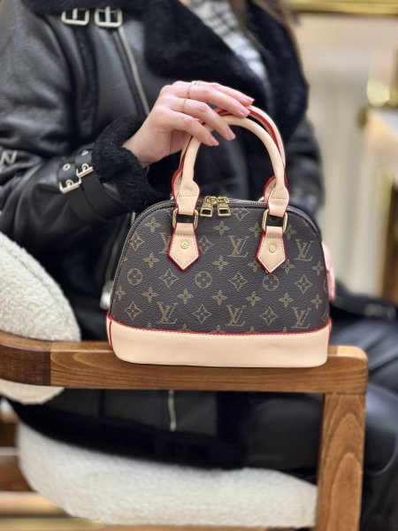 شنطة لويس فيتون (شنطة + بوكس أصلي)