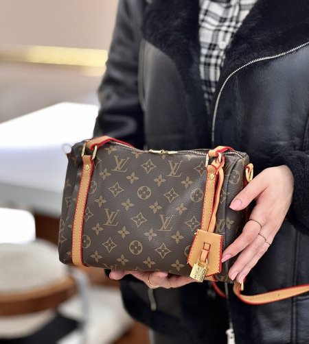 شنطة لويس فيتون (شنطة + بوكس أصلي)