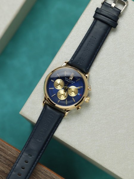 ساعة تومي هيفلينغير رجالي (ساعة + علبة فخمة)