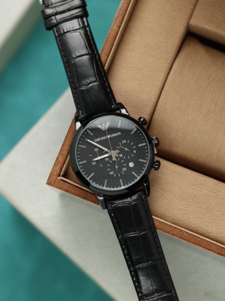 ساعة ارماني رجالي جلد (ساعة + علبة فخمة)