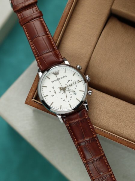 ساعة ارماني رجالي جلد (ساعة + علبة فخمة)