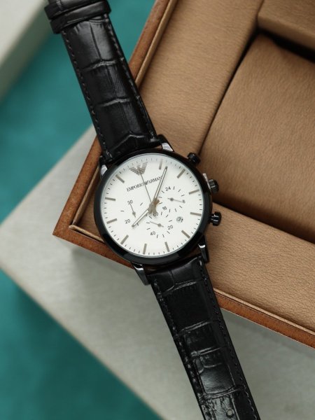 ساعة ارماني رجالي جلد (ساعة + علبة فخمة)