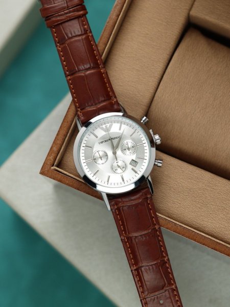 ساعة ارماني رجالي جلد (ساعة + علبة فخمة)