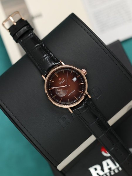 ساعة رادو رجالي جلد (ساعة + علبة فخمة)