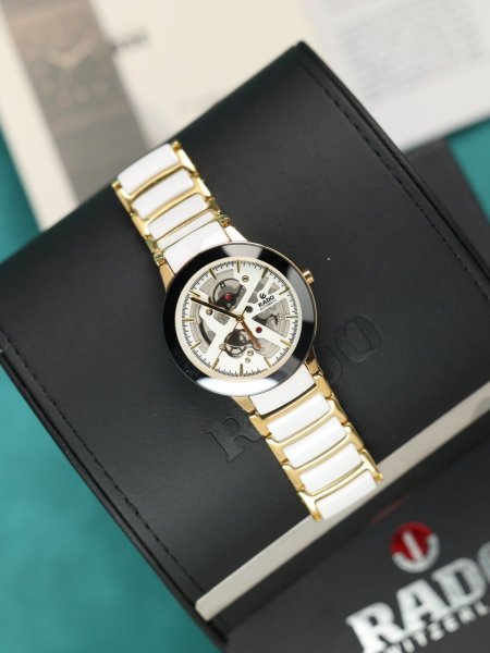 ساعة رادو رجالي (ساعة + علبة فخمة)