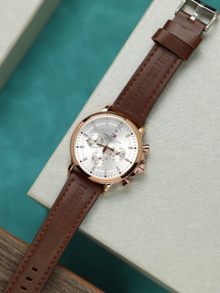 ساعة تومي هيفلينغير رجالي (ساعة + علبة فخمة)