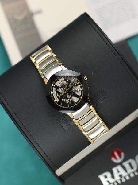 ساعة رادو رجالي (ساعة + علبة فخمة)