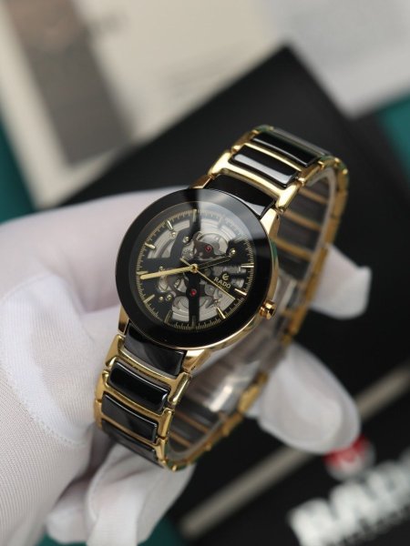 ساعة رادو رجالي (ساعة + علبة فخمة)