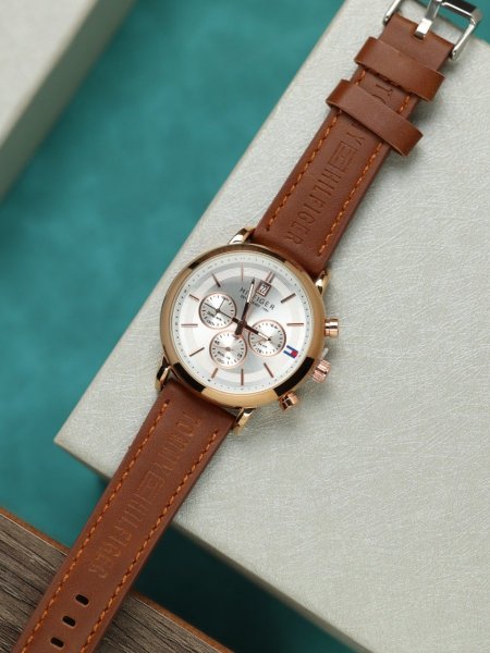 ساعة تومي هيفلينغير رجالي (ساعة + علبة فخمة)