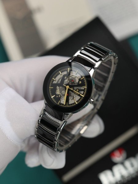 ساعة رادو رجالي (ساعة + علبة فخمة)