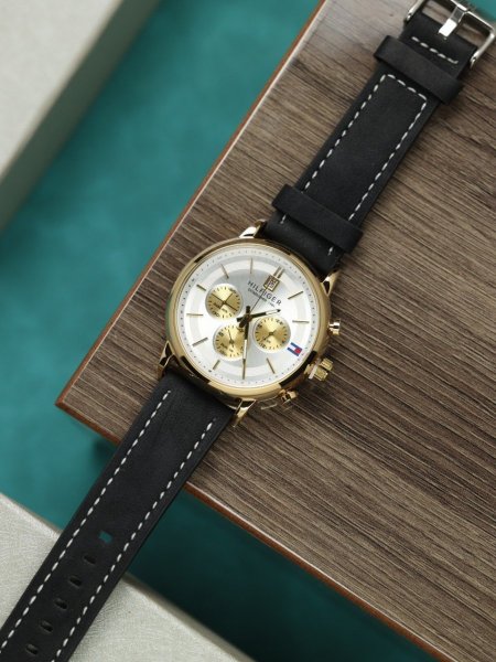 ساعة تومي هيفلينغير رجالي (ساعة + علبة فخمة)