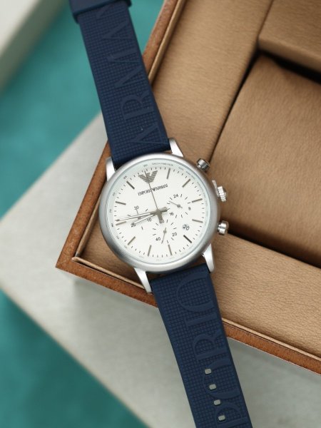 ساعة ارماني رجالي جلد (ساعة + علبة فخمة)