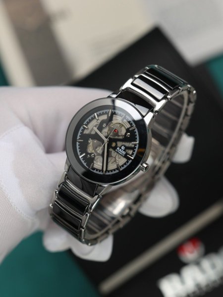 ساعة رادو رجالي (ساعة + علبة فخمة)