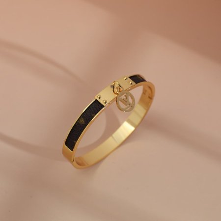 اسوارة ستاتي