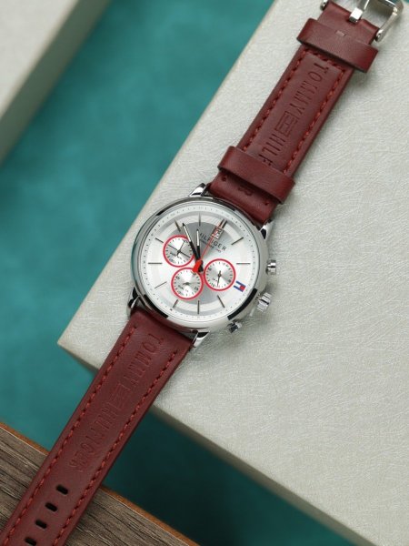 ساعة تومي هيفلينغير رجالي (ساعة + علبة فخمة)