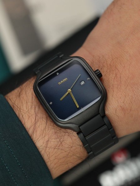 ساعة رادو رجالي سيراميك ثقيل (ساعة + علبة فخمة)