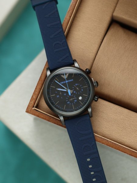 ساعة ارماني رجالي جلد (ساعة + علبة فخمة)