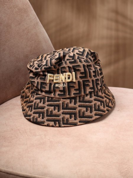 طاقية فندي رجالي