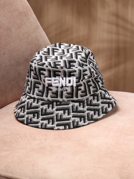 طاقية فندي ستاتي